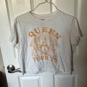 graphic queen T-shirt